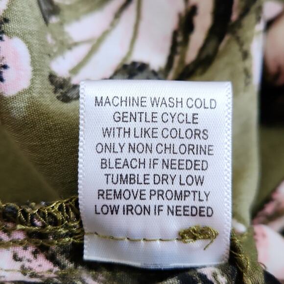 Studio Works Womens Green Floral Button Up Shirt Size LG Roll Tab Lightweight - Picture 10 of 11